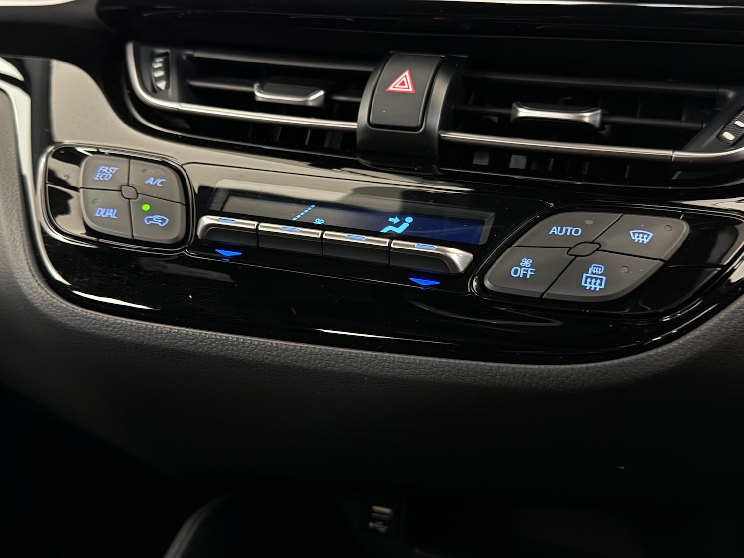 Used Toyota C-HR 2022 for sale - 77246696: Photo 30