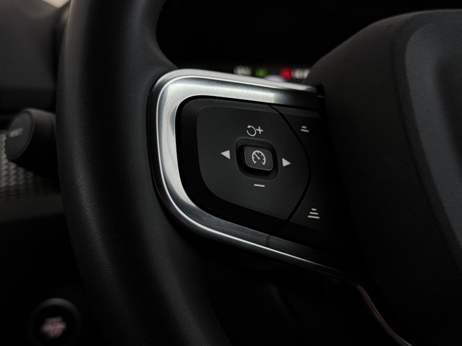 Used Volvo XC40 2022 for sale - 78087244: Photo 23