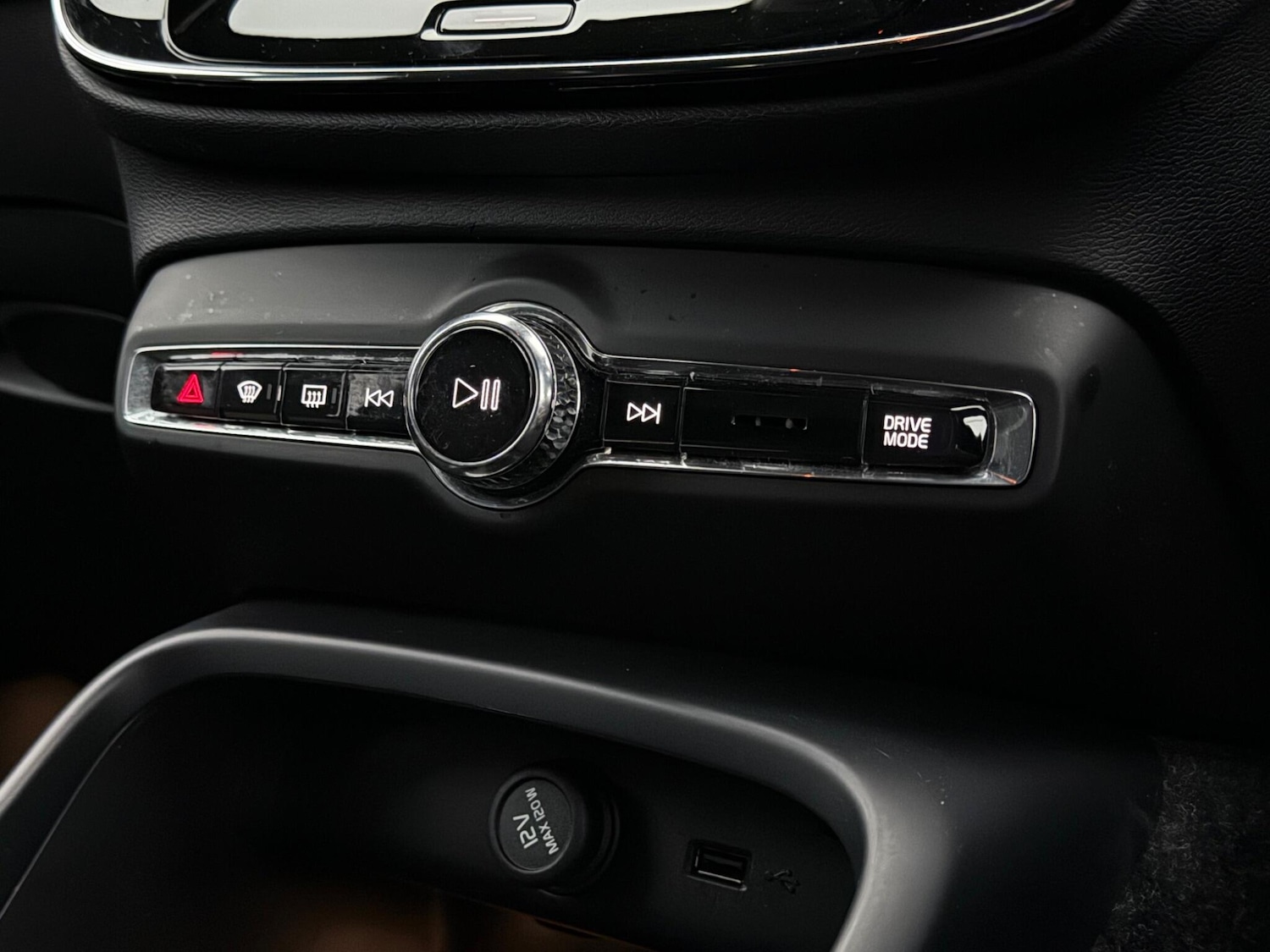 Used Volvo XC40 2022 for sale - 78087244: Photo 35