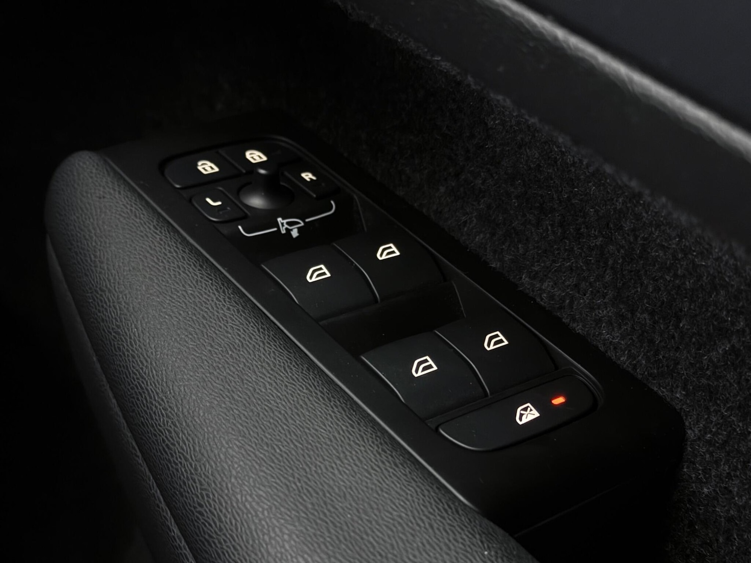 Used Volvo XC40 2022 for sale - 78087244: Photo 37