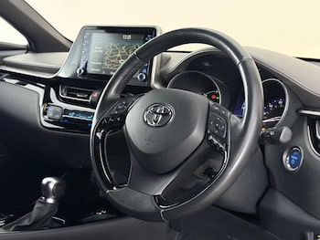 Used Toyota C-HR 2020 for sale - 79497240: Photo