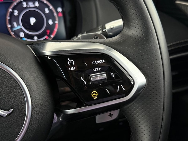 Used Jaguar XE 2021 for sale - 76279733: Photo 31