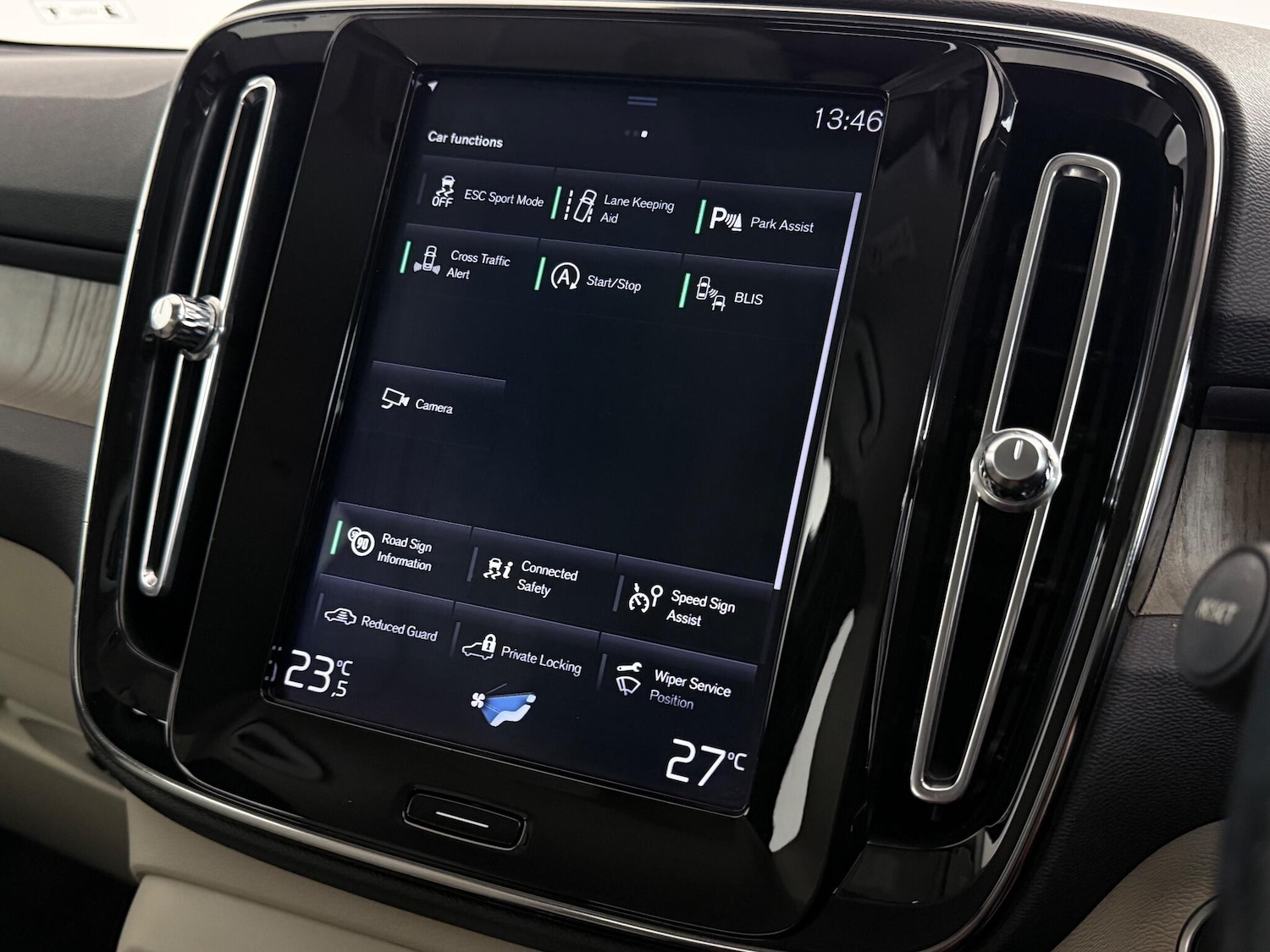 Used Volvo XC40 2019 for sale - 77259719: Photo 29