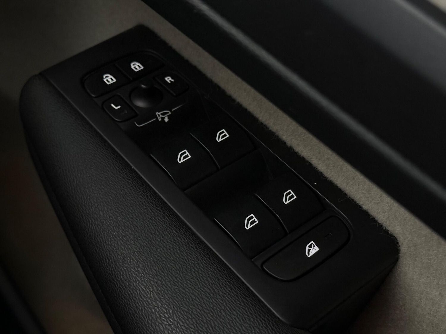 Used Volvo XC40 2019 for sale - 77259719: Photo 39