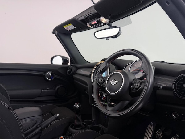 Used MINI Convertible 2019 for sale - 76280297: Photo 15