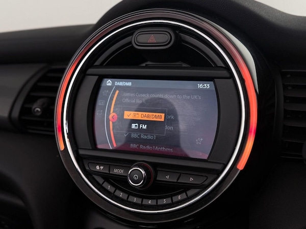 Used MINI Convertible 2019 for sale - 76280297: Photo 31