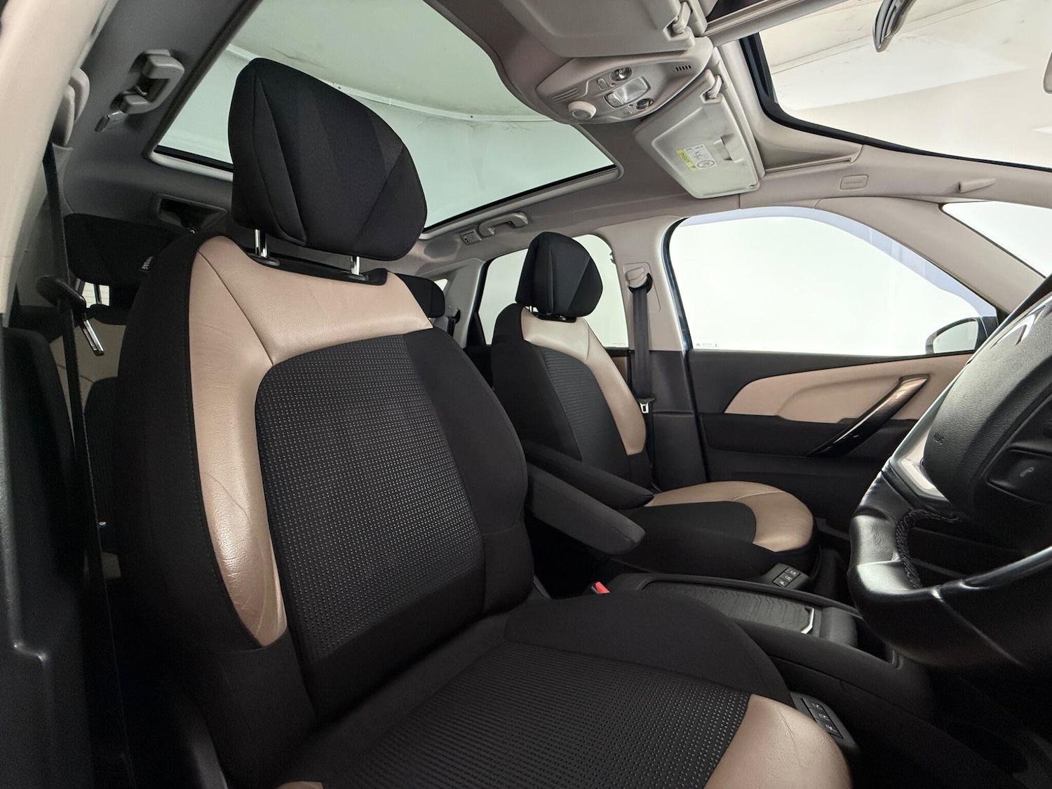 Used Citroen C4 Picasso 2016 for sale - 77984730: Photo 12