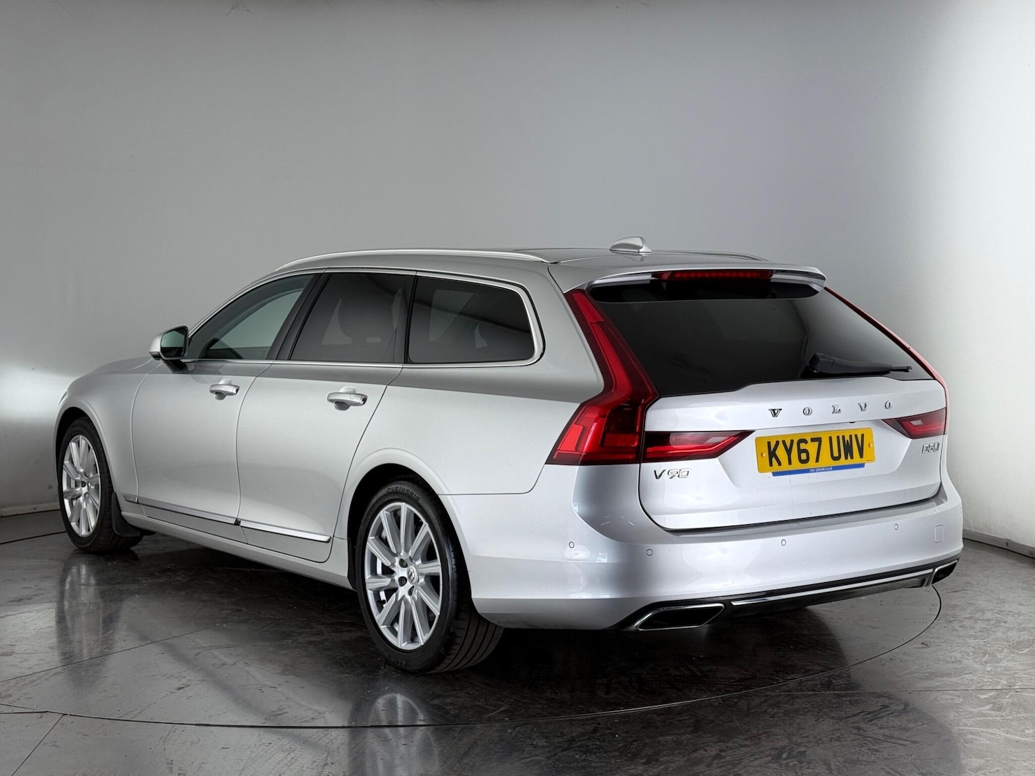 Used Volvo V90 2017 for sale - 77181177: Photo 4
