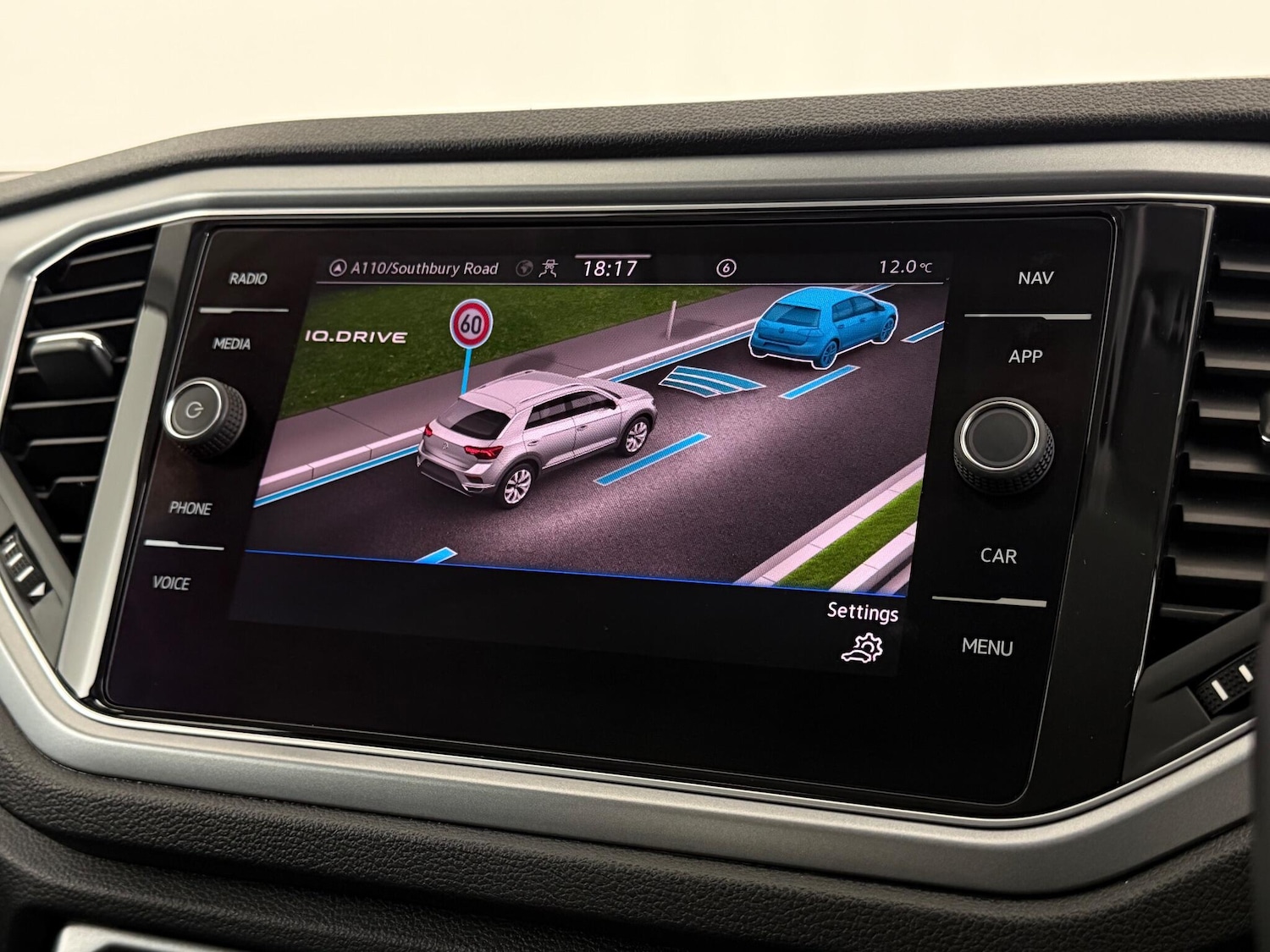 Used Volkswagen T-Roc 2021 for sale - 77260207: Photo 32