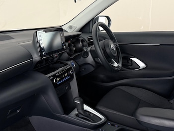 Used Toyota Yaris Cross 2023 for sale - 79121942: Photo