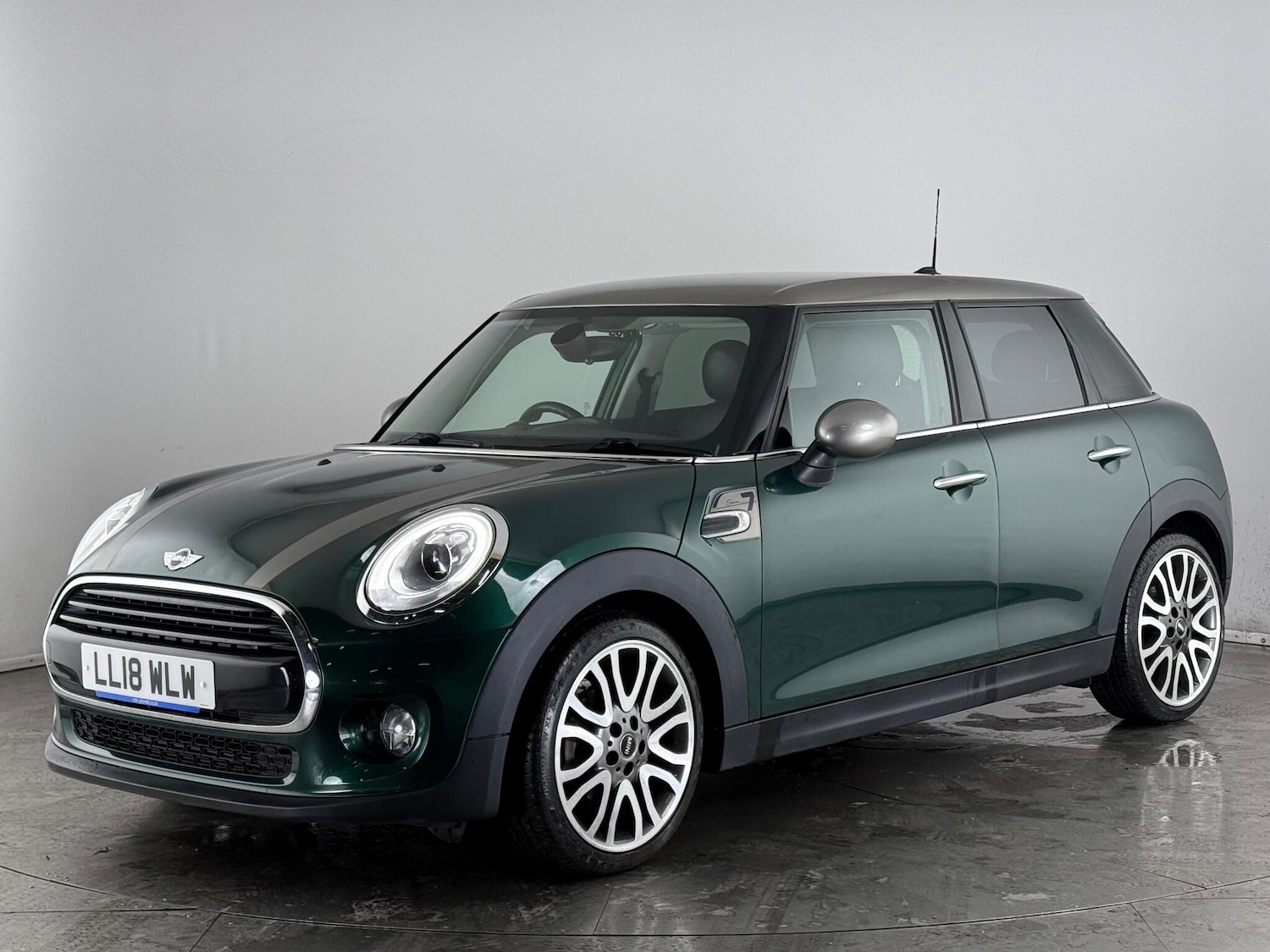 Used MINI Hatch 2018 for sale - 76468362: Photo 3