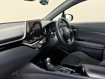 Used Toyota C-HR 2023 for sale - 78753024: Photo