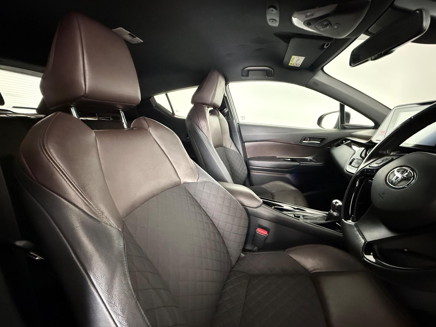 Used Toyota C-HR 2018 for sale - 77613103: Photo 10