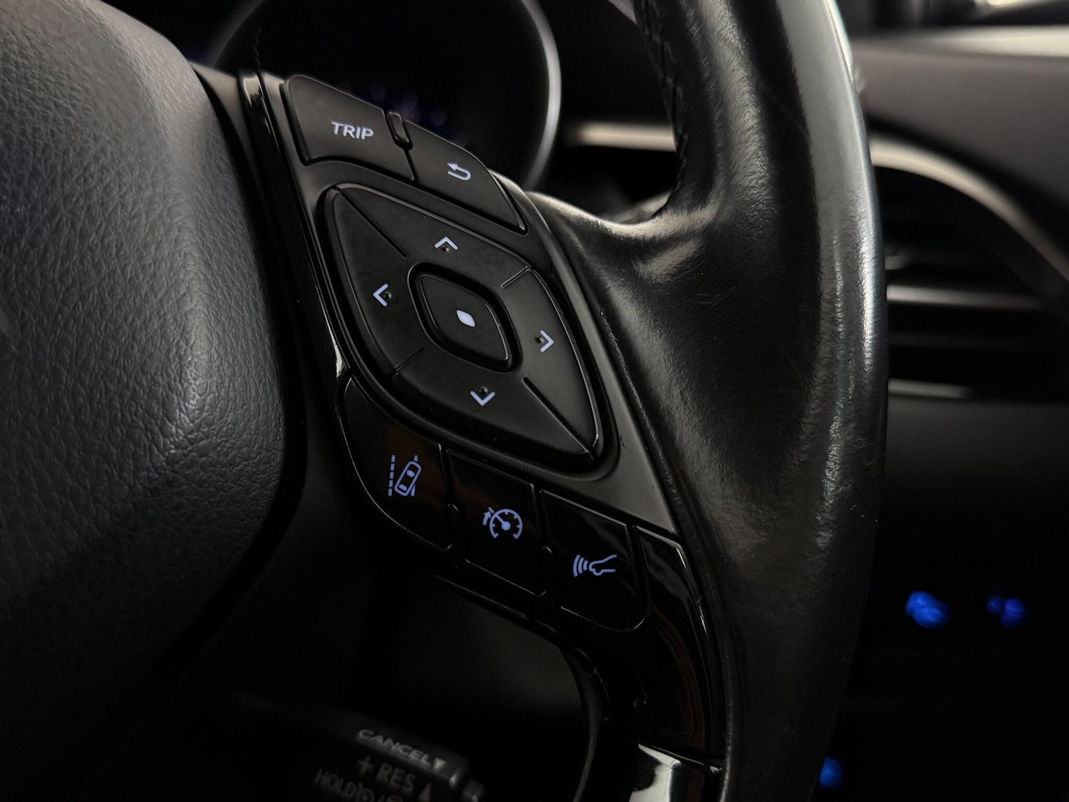 Used Toyota C-HR 2018 for sale - 77613103: Photo 19