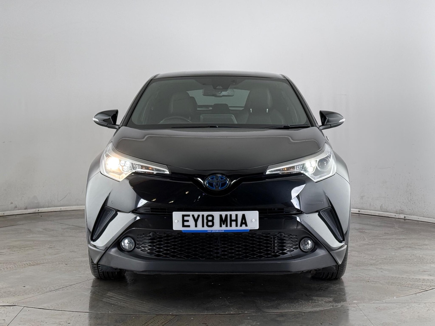 Used Toyota C-HR 2018 for sale - 77613103: Photo 2