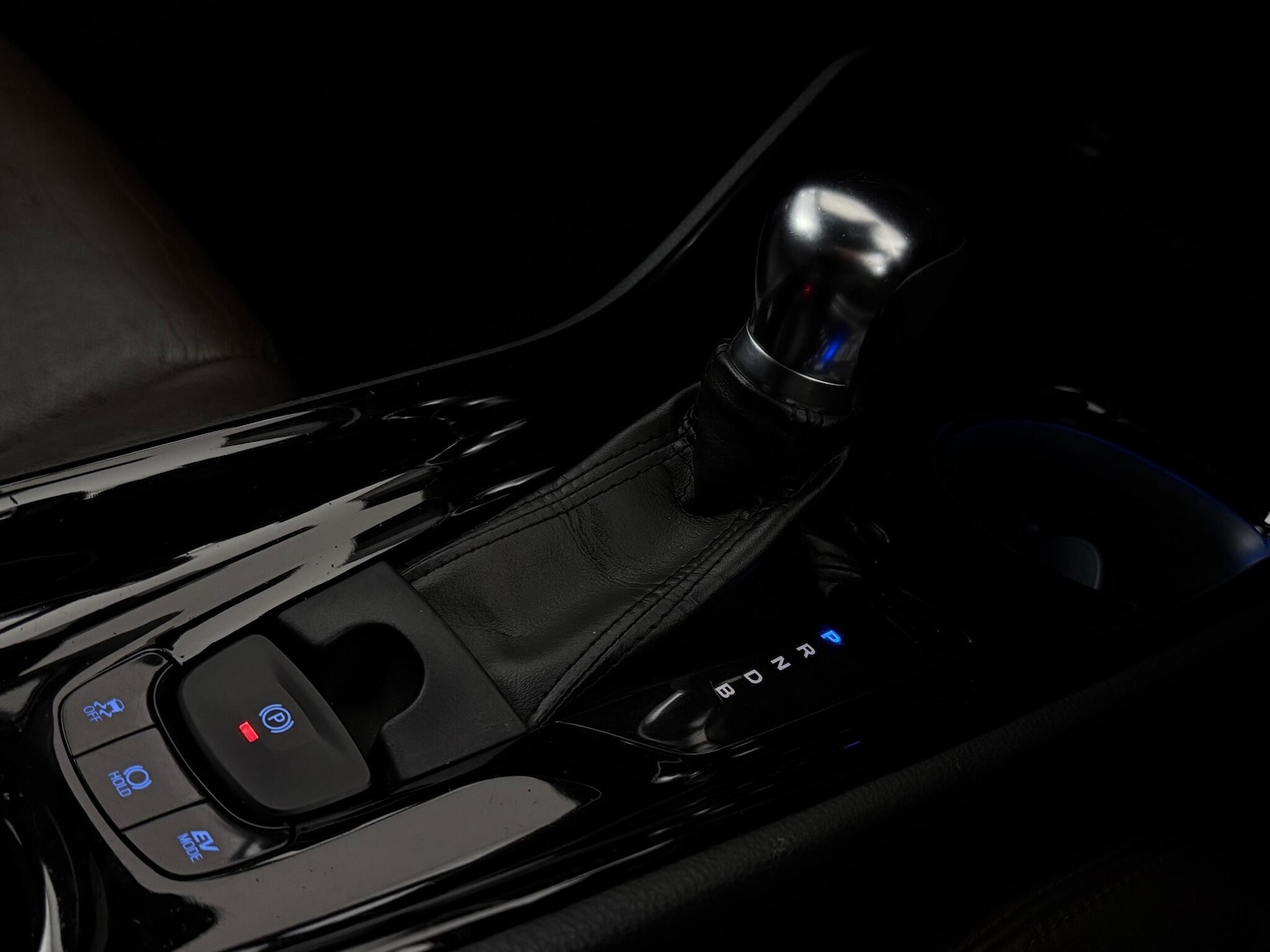 Used Toyota C-HR 2018 for sale - 77613103: Photo 28