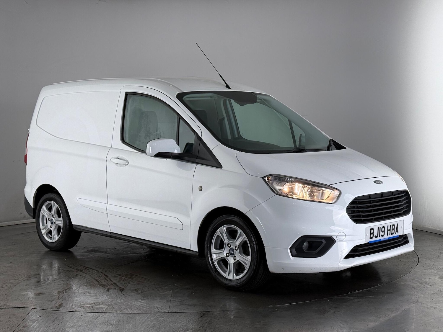 Used Ford Transit Courier 2019 for sale - 76728625: Photo 1
