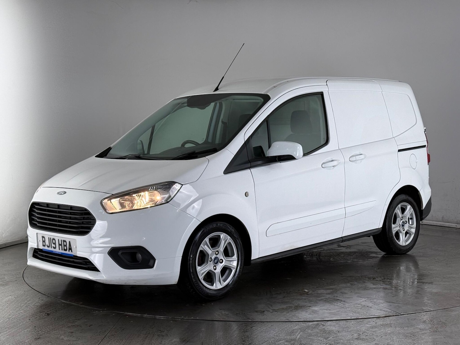 Used Ford Transit Courier 2019 for sale - 76728625: Photo 3