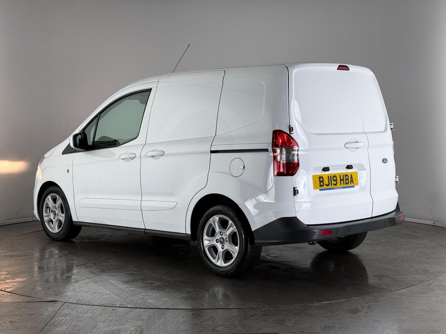 Used Ford Transit Courier 2019 for sale - 76728625: Photo 4
