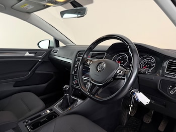 Used Volkswagen Golf 2019 for sale - 78977144: Photo