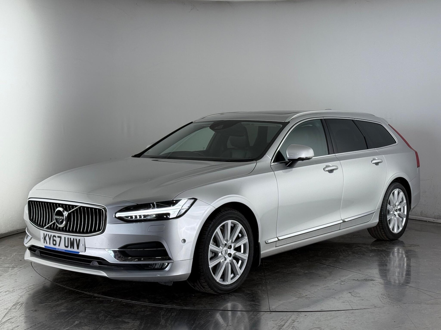 Used Volvo V90 2017 for sale - 76620305: Photo 4