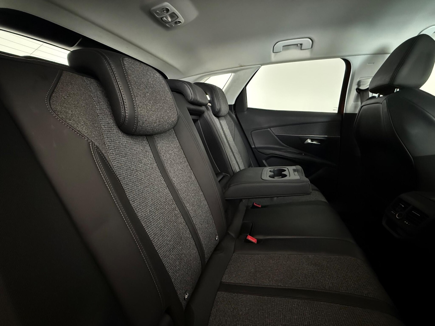 Used Peugeot 3008 2018 for sale - 77243212: Photo 14