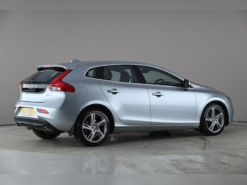 Used Volvo V40 2015 for sale - 78232162: Photo