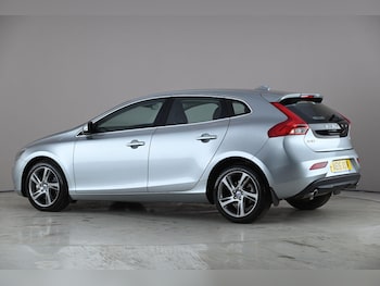 Used Volvo V40 2015 for sale - 78232162: Photo