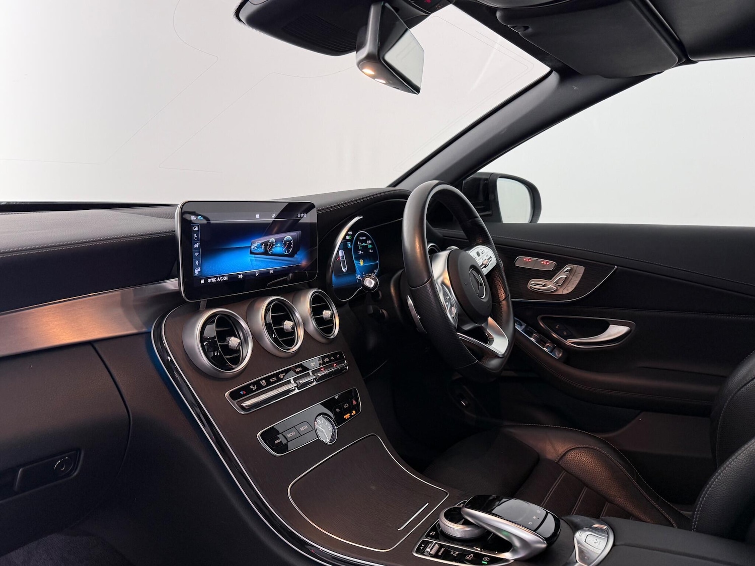 Used Mercedes-Benz C Class 2021 for sale - 76468068: Photo 25