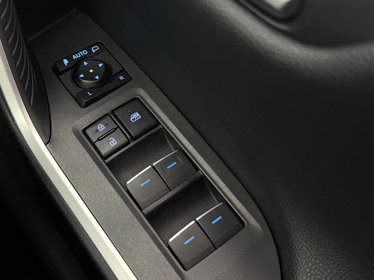 Used Toyota RAV4 for sale - 76468190: Photo 22