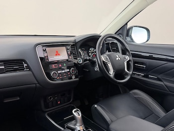 Used Mitsubishi Outlander 2016 for sale - 79133079: Photo