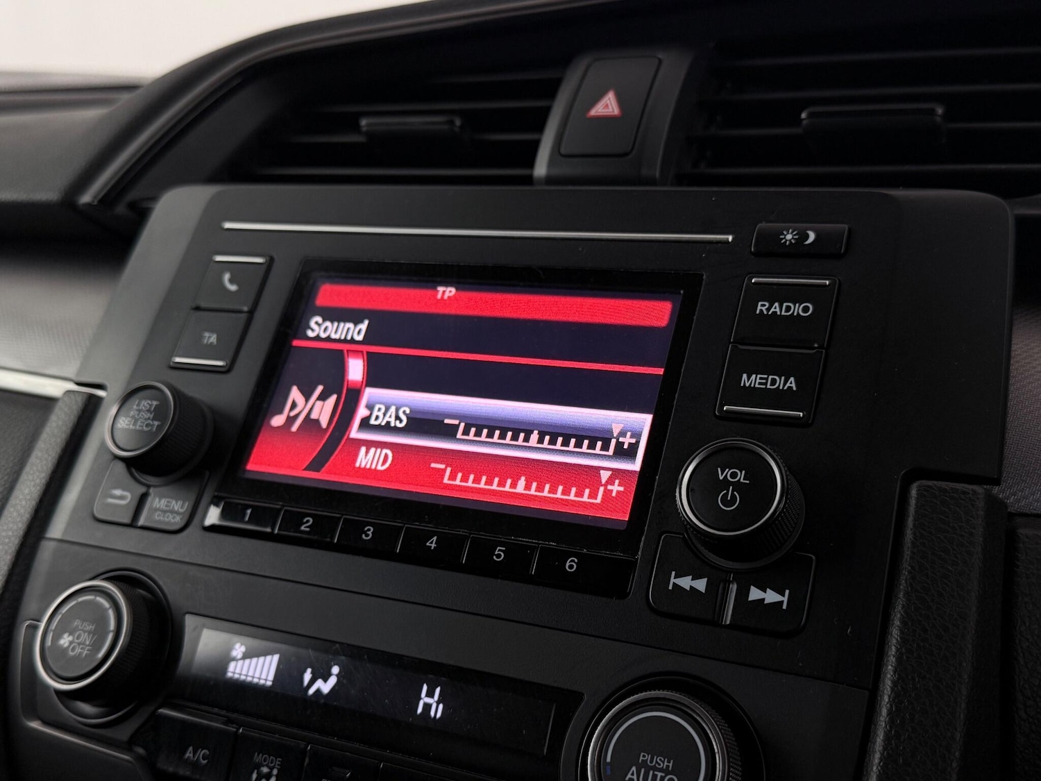 Used Honda Civic 2018 for sale - 77216788: Photo 22