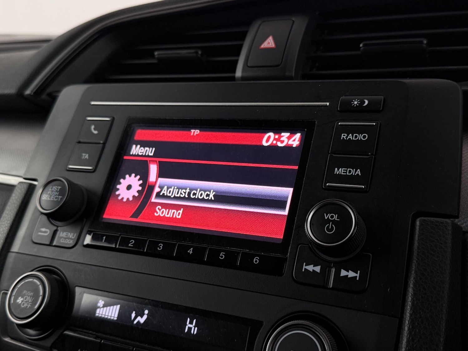 Used Honda Civic 2018 for sale - 77216788: Photo 23