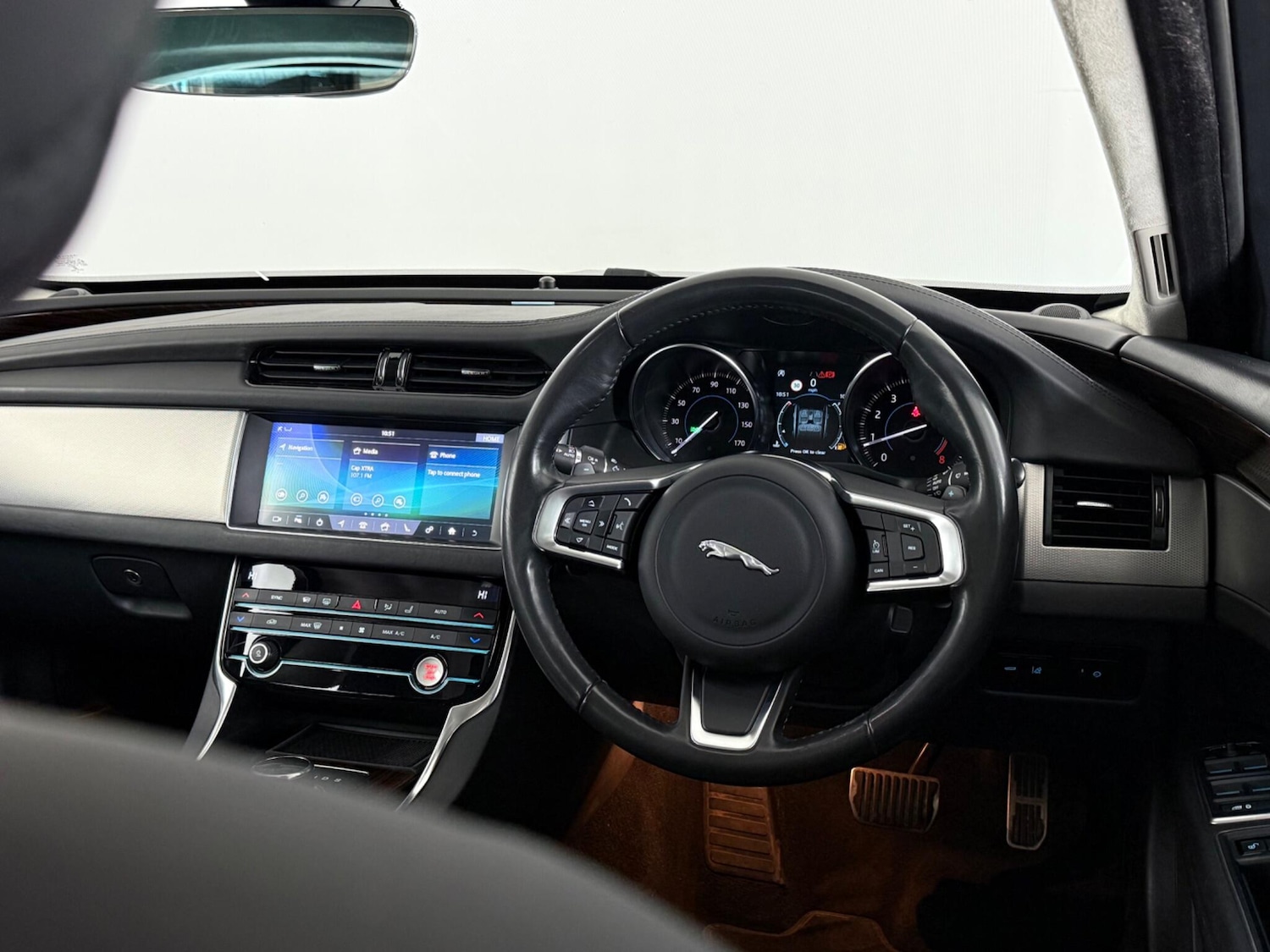 Used Jaguar XF 2019 for sale - 77744254: Photo 15