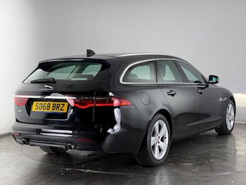 Used Jaguar XF 2019 for sale - 77744254: Photo