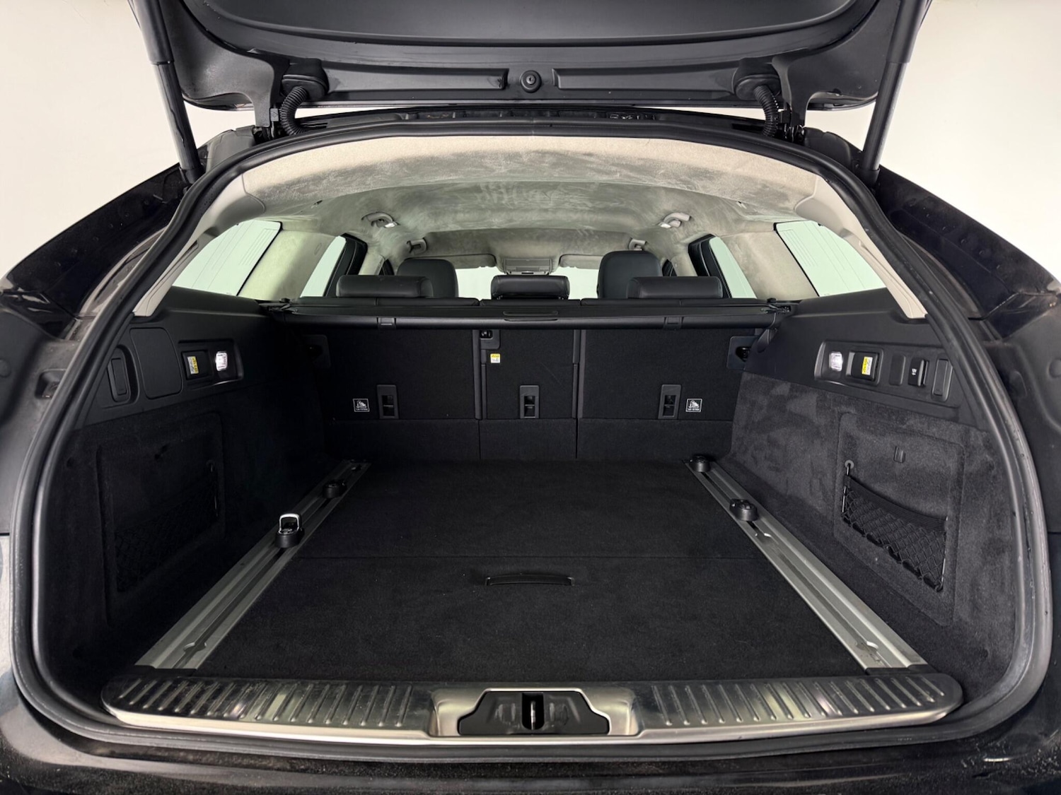 Used Jaguar XF 2019 for sale - 77744254: Photo 8