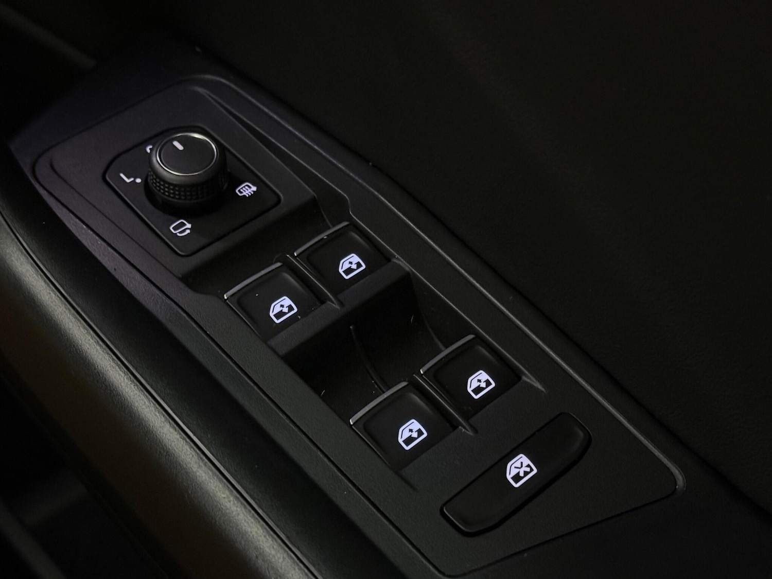 Used Volkswagen T-Roc 2021 for sale - 77221963: Photo 35