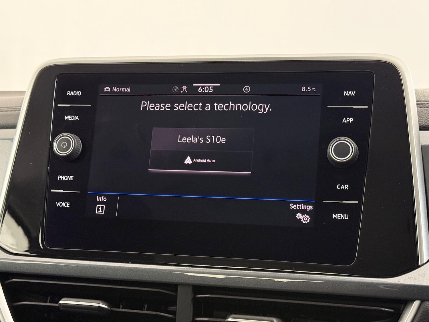 Used Volkswagen T-Roc 2022 for sale - 77412461: Photo 22