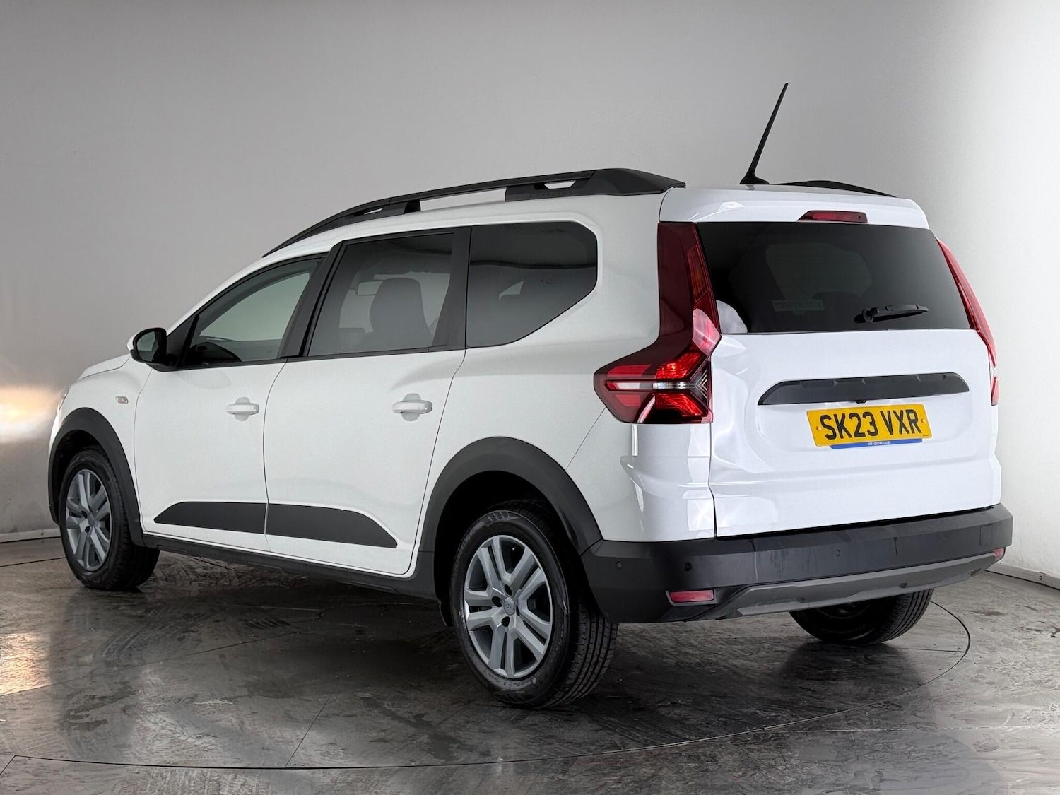 Used Dacia Jogger 2023 for sale - 76550739: Photo 4