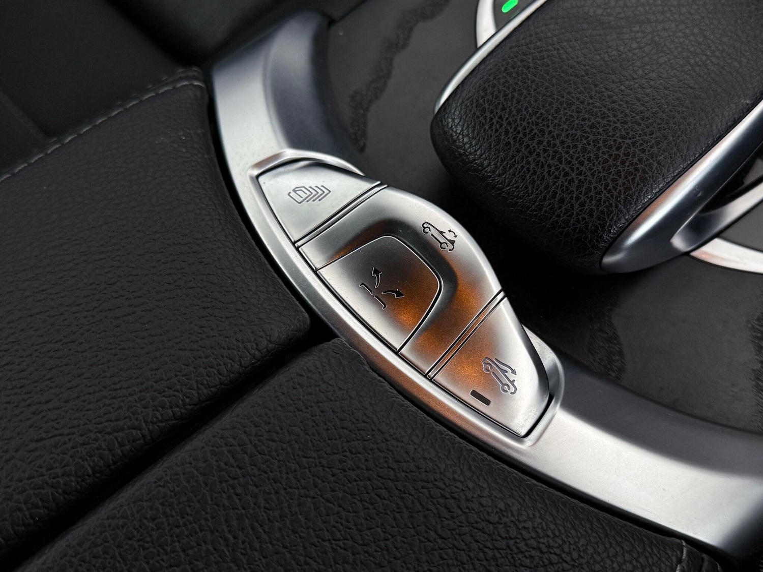 Used Mercedes-Benz C Class 2018 for sale - 76573542: Photo 35