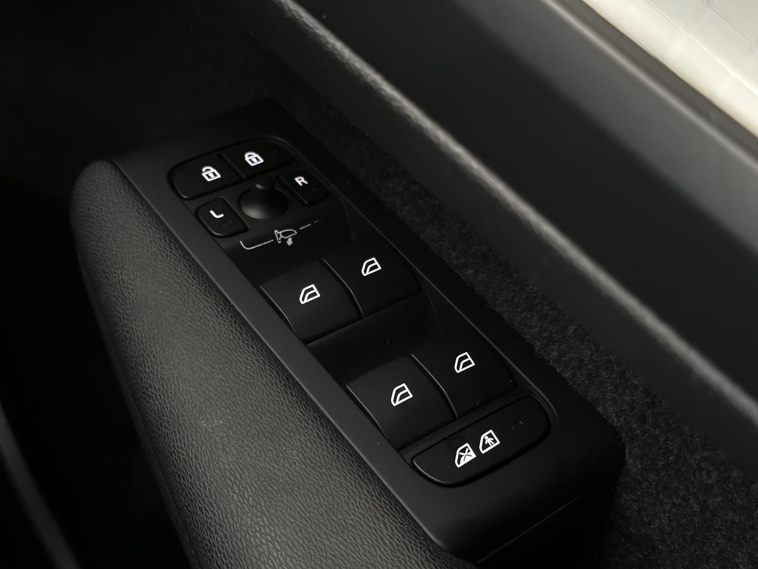 Used Volvo XC40 2022 for sale - 77246089: Photo 19