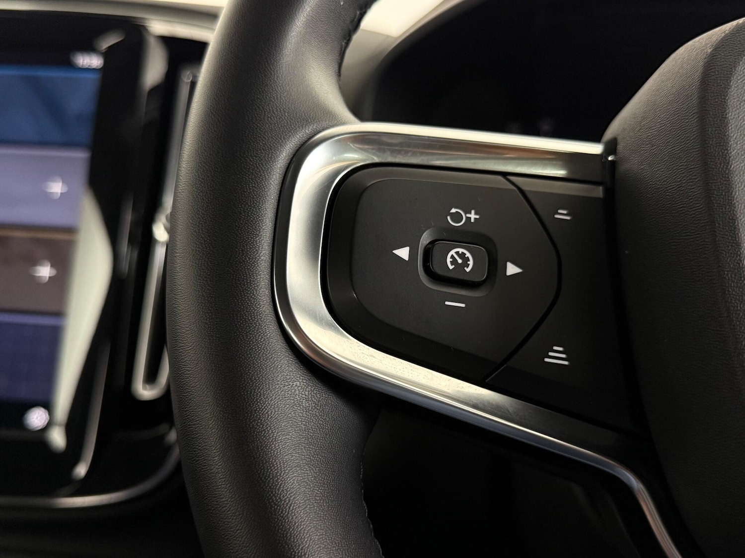 Used Volvo XC40 2022 for sale - 77246089: Photo 22