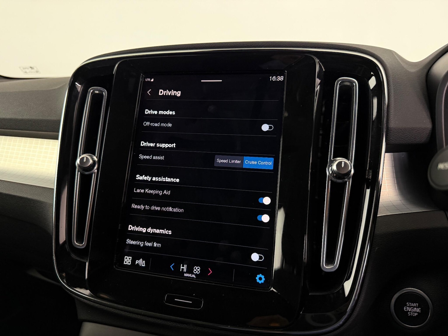 Used Volvo XC40 2022 for sale - 77246089: Photo 33