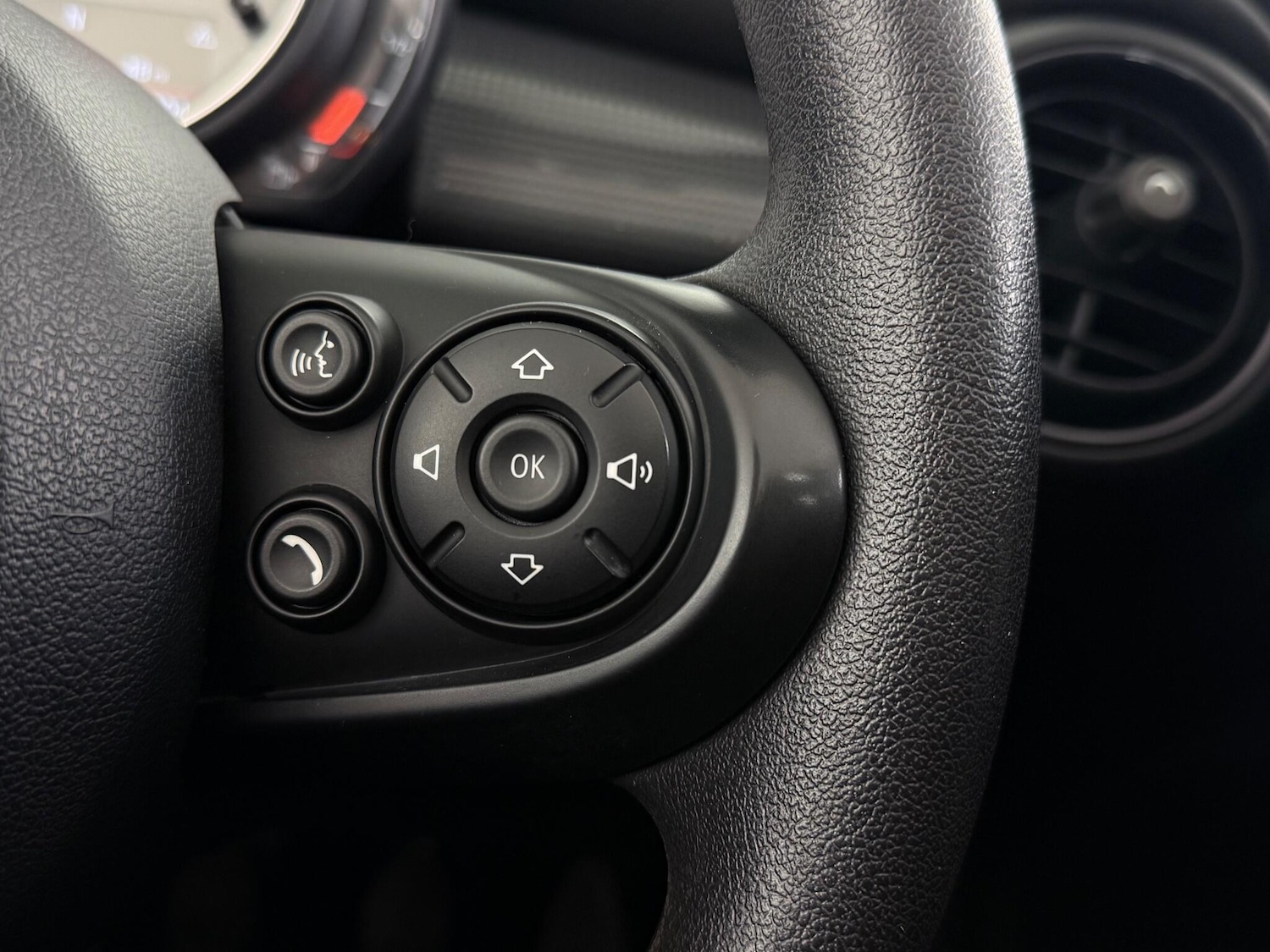 Used MINI Convertible 2018 for sale - 76468556: Photo 28