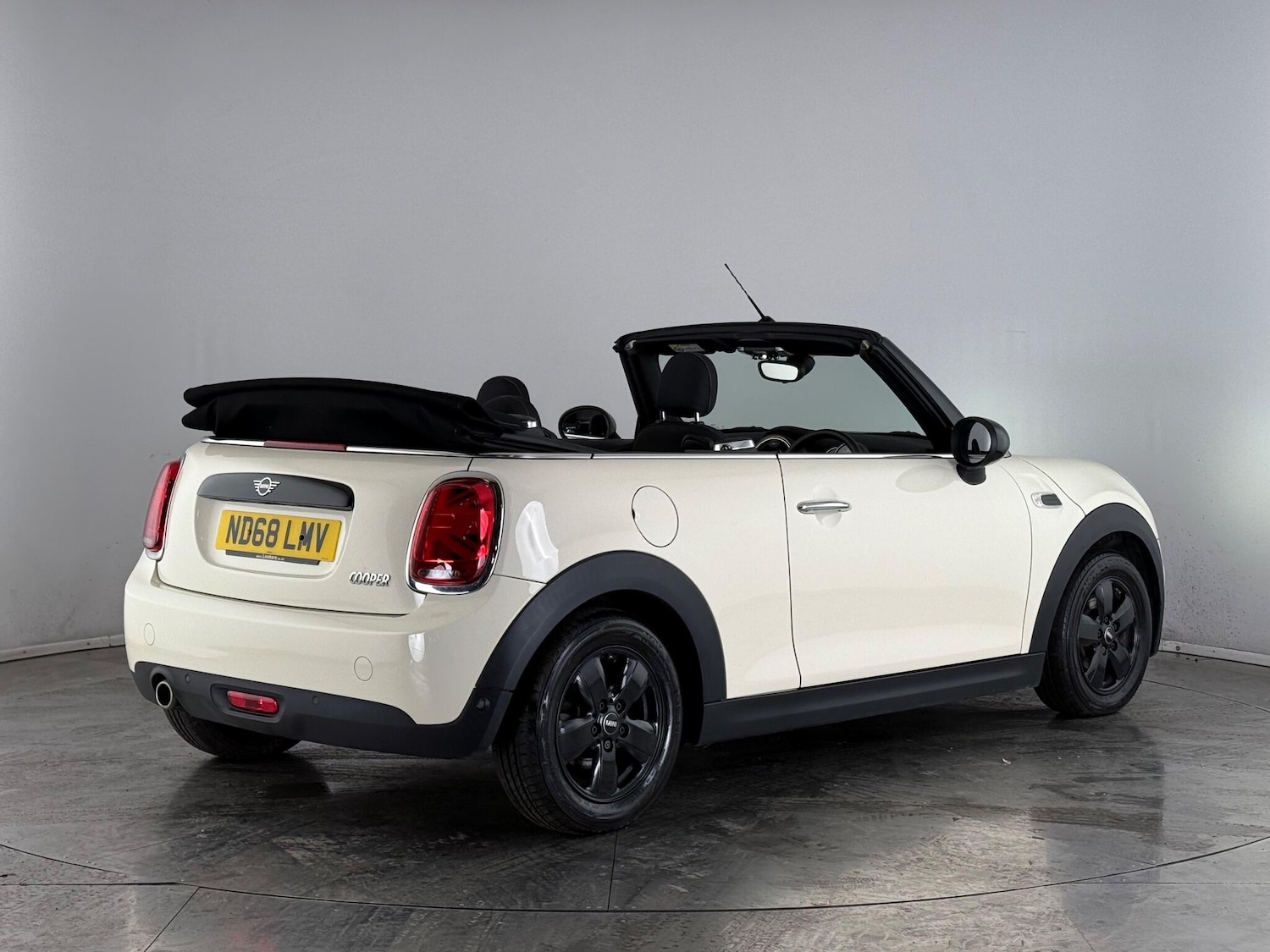 Used MINI Convertible 2018 for sale - 76468556: Photo 7