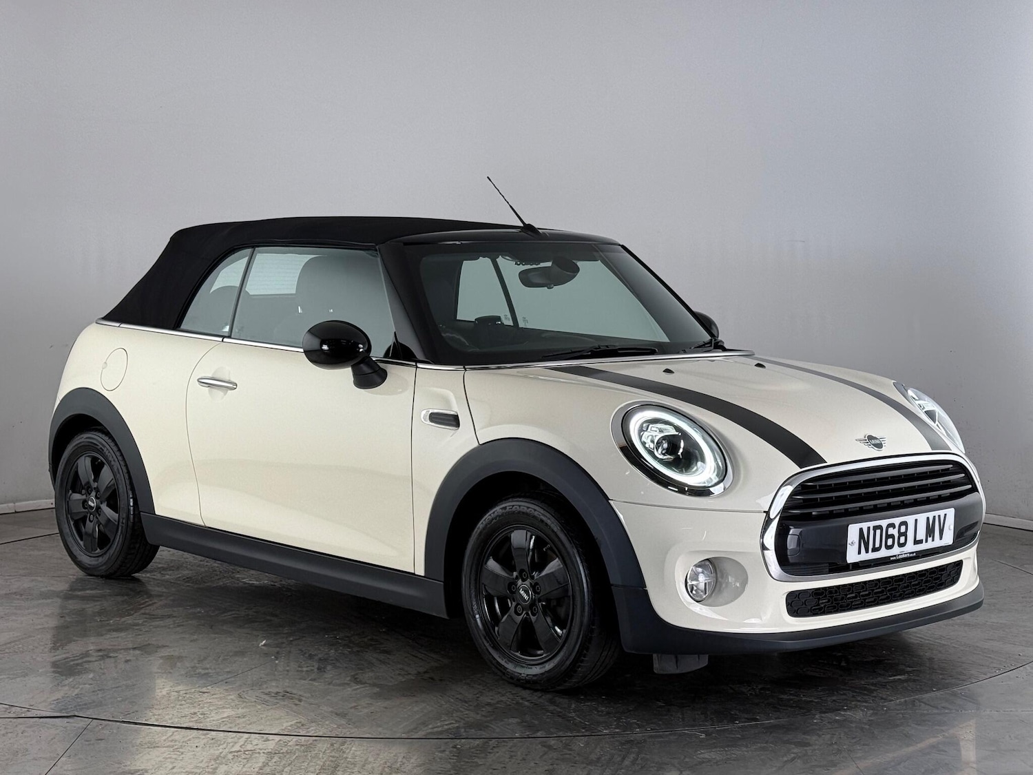 Used MINI Convertible 2018 for sale - 76468556: Photo 8