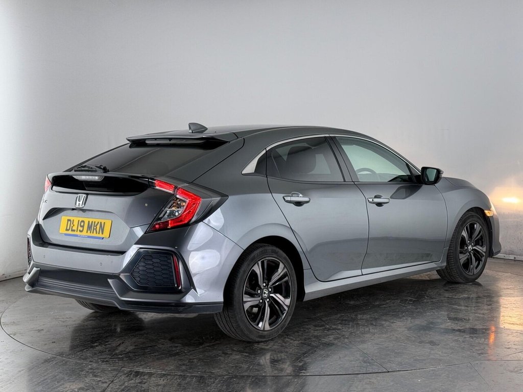 Used Honda Civic 2019 for sale - 76003469: Photo 4