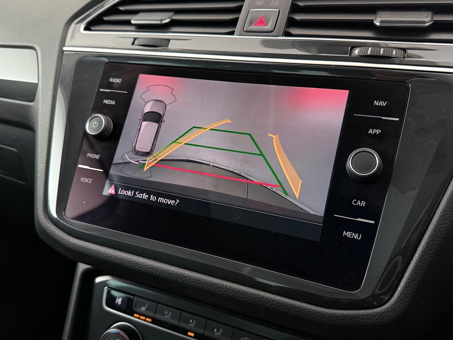 Used Volkswagen Tiguan 2018 for sale - 77222664: Photo 31