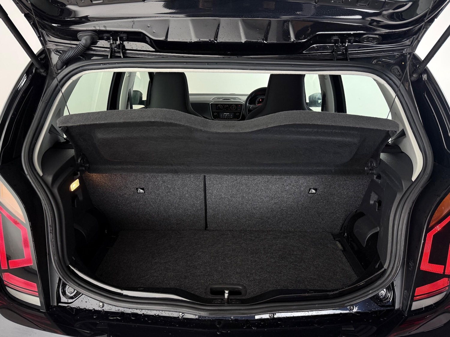 Used Volkswagen up! 2018 for sale - 77181118: Photo 9