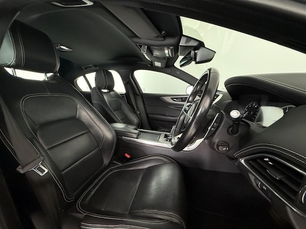 Used Jaguar XE 2020 for sale - 75758489: Photo 15